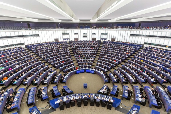 La Eurocámara ratifica el acuerdo de divorcio con Reino Unido a tres días del Brexit