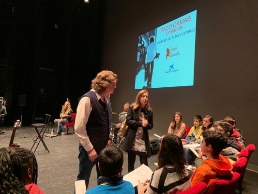El concierto por la Paz y la Igualdad de Género reúne a 800 jóvenes en el Teatro Romea