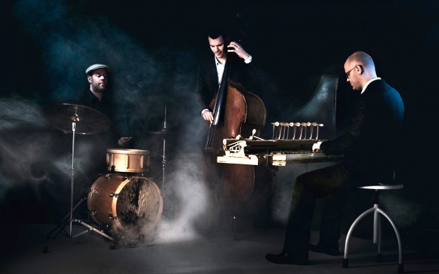 El trío Vein vuelve a Jimmy Glass para presentar 'Symphonic Bop'