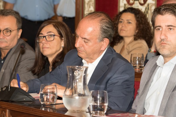 El PSPV promueve una comisión para que el bipartito cumpla los acuerdos plenarios