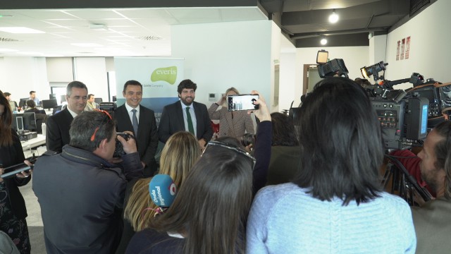 López Miras 'corta la cinta' del nuevo espacio