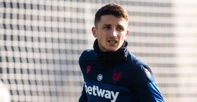 Bardhi se incorpora al trabajo y apunta al Camp Nou