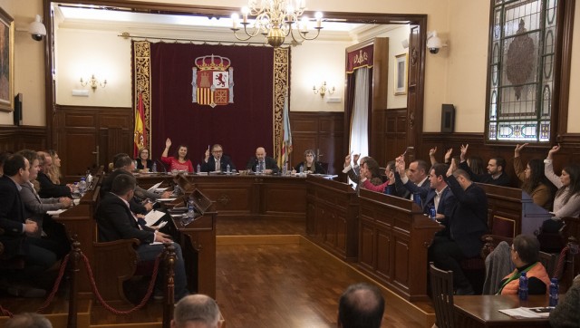 Las subvenciones de la Diputación para los festejos taurinos crea emparejamientos políticos inéditos