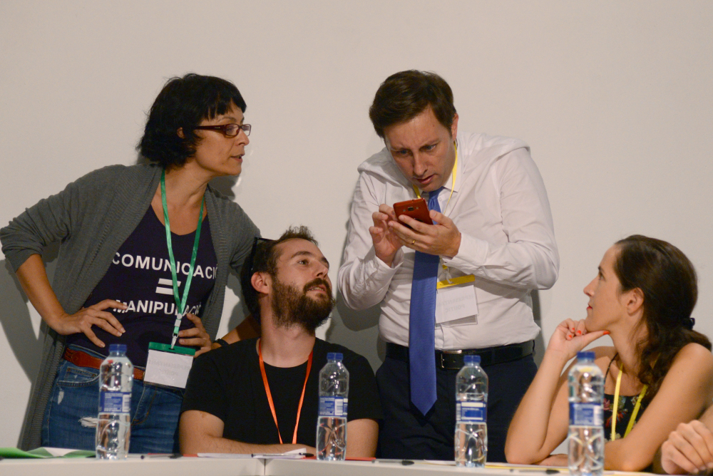 Políticos y piratas ocupan el escenario de la Sala Russafa este fin de semana