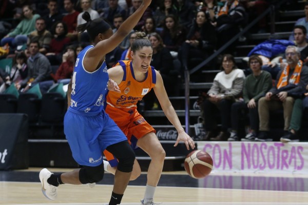 Avenida se impone con solvencia a Valencia Basket en la Fonteta