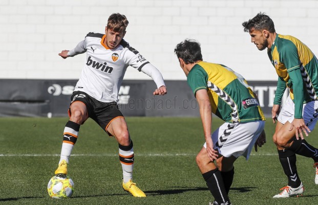 El VCF Mestalla pierde ante el líder CE Sabadell en el Antonio Puchades