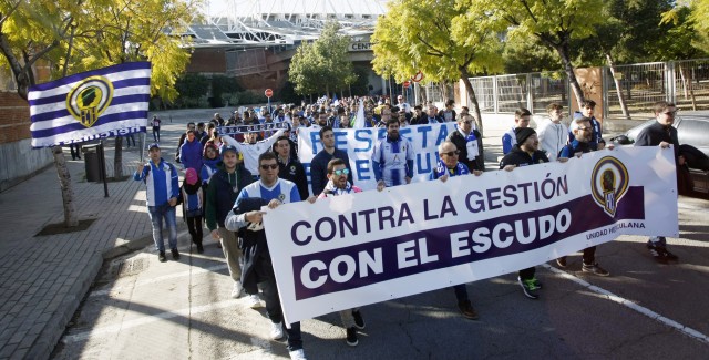 Varios centenares de herculanos marchan contra Ortiz y exigen la salida 