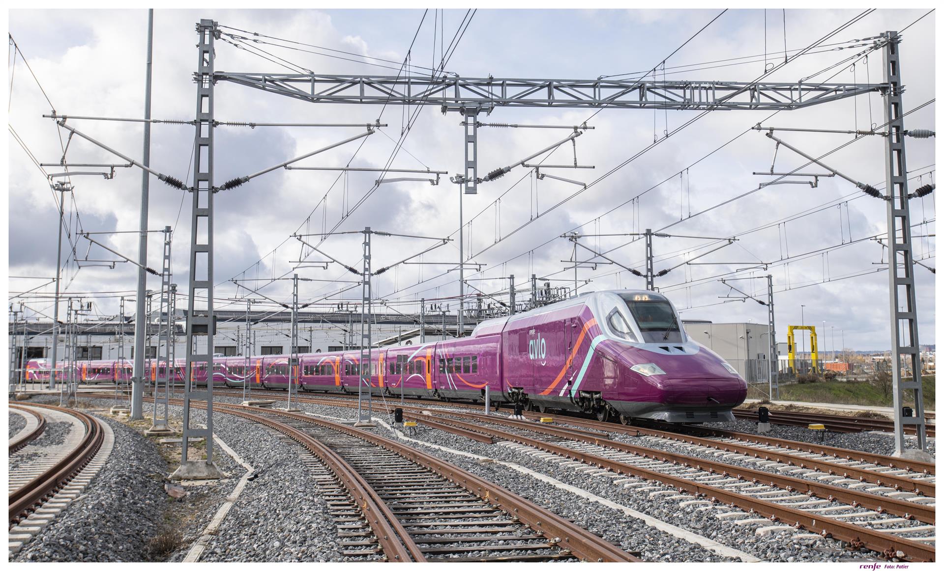 Renfe empieza este lunes a vender billetes del AVLO, su AVE 'low cost'
