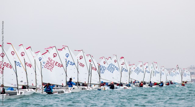 Rocco Wright y Lisa Vucetti llegan líderes a la última jornada del Trofeo Euromarina Optimist Torrevieja
