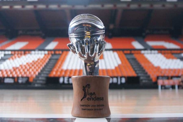 Ya a la venta la réplica del trofeo a #CampionsDeLliga