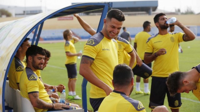 Vitolo se entrena por primera vez con Las Palmas