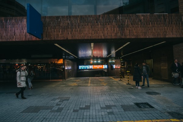 La compañía APK2 compra el parking de Colón 60 de València