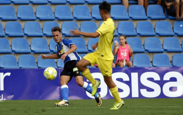 El Hércules cede a Olmedo al Orihuela y va camino de quedarse también con un único lateral diestro