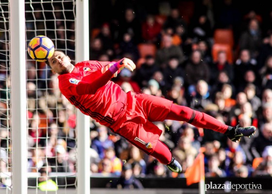 El VCF intenta cobrar por la salida de Diego Alves