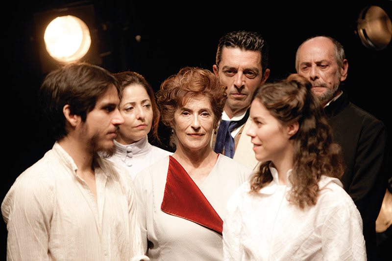 Teatre Micalet celebra su 25º aniversario con 'El jardí dels cirerers'