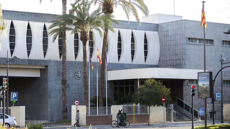 Un tercio de los médicos jubilados de la Comunitat está descontento con la atención sanitaria