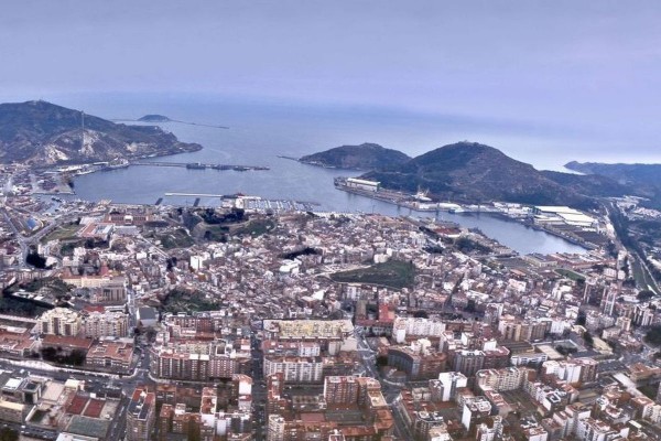 Cartagena restringe el tráfico en el casco histórico por los altos niveles de contaminación