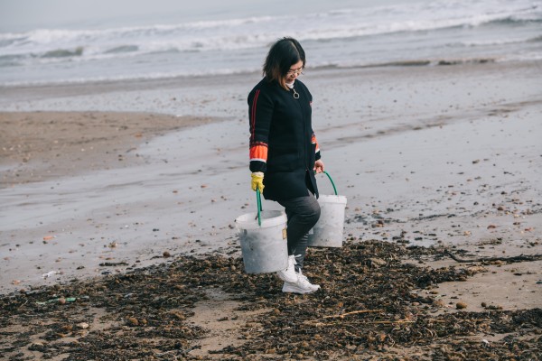 Chinos, pepinos de mar y restos del temporal Gloria