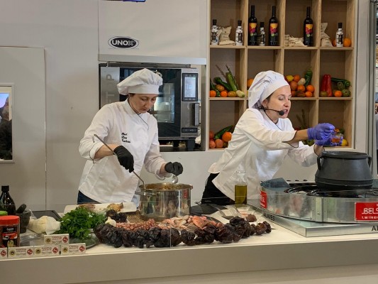 Torrevieja muestra en FITUR la gastronomía de la ciudad con una demostración 