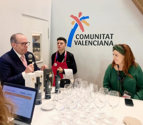 El aceite 'gourmet' de Selma conquista el paladar de chefs y expertos en su paso por Fitur