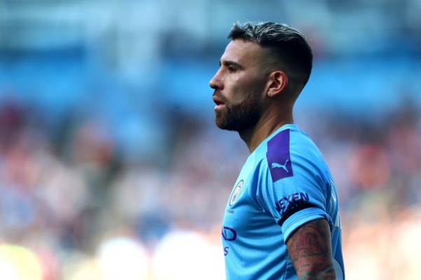 El Valencia vuelve a pensar en Otamendi para el próximo verano