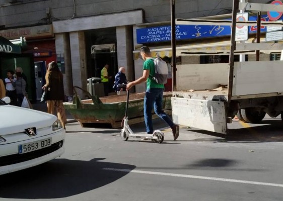 Luz verde al nuevo Reglamento de Circulación, con novedades sobre patinetes, motos, el cinturón o autocaravanas