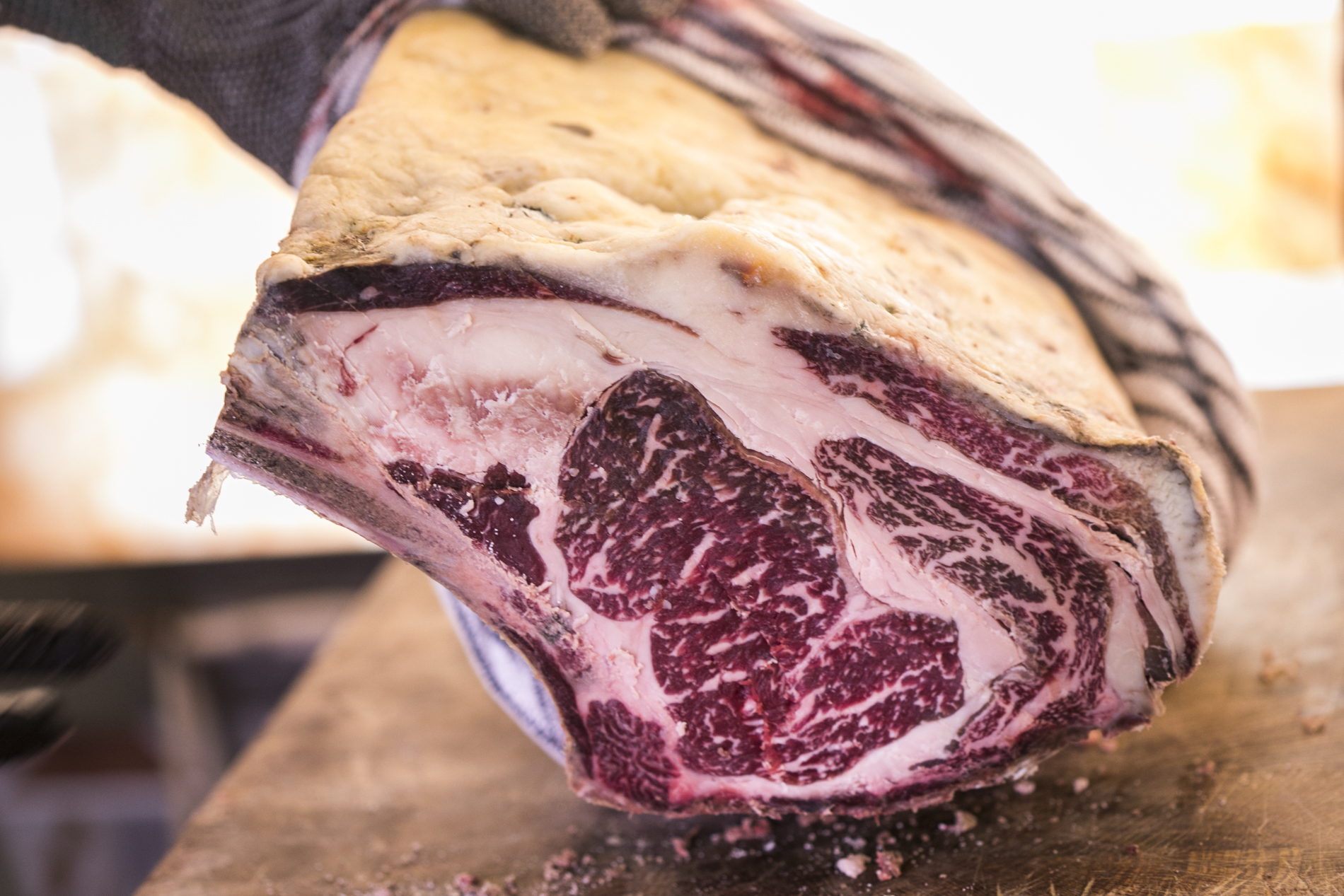 Agenda Hedonista. Dame carne y dime bruto