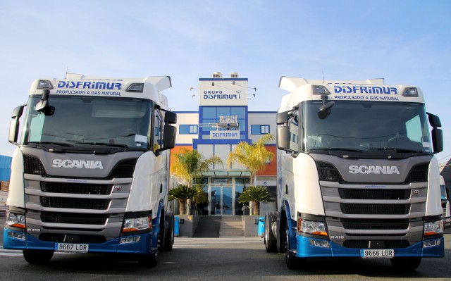 Disfrimur amplía su flota de camiones a gas con nuevas cabezas tractoras de Scania