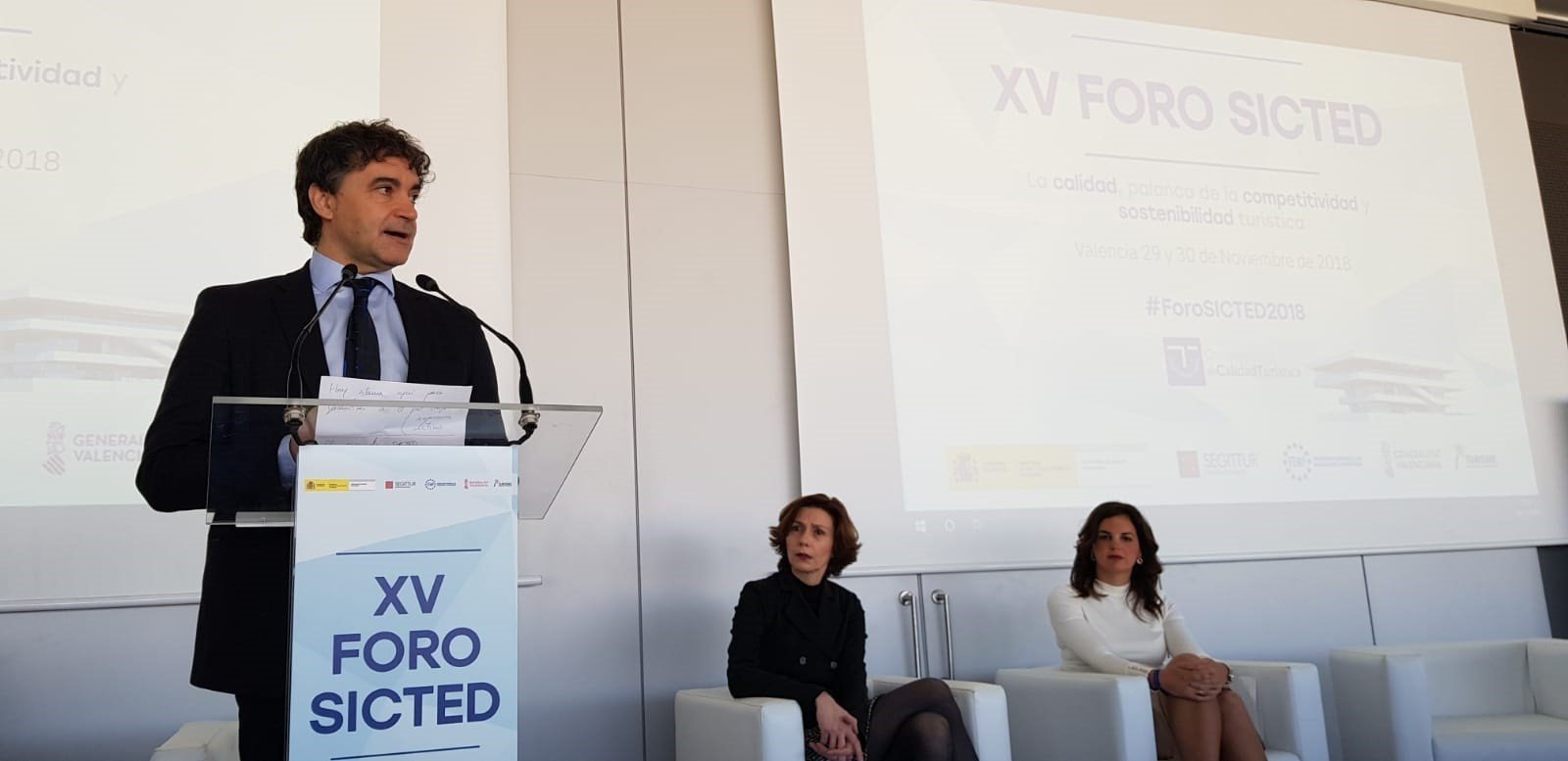 Colomer defiende que el turismo va a 