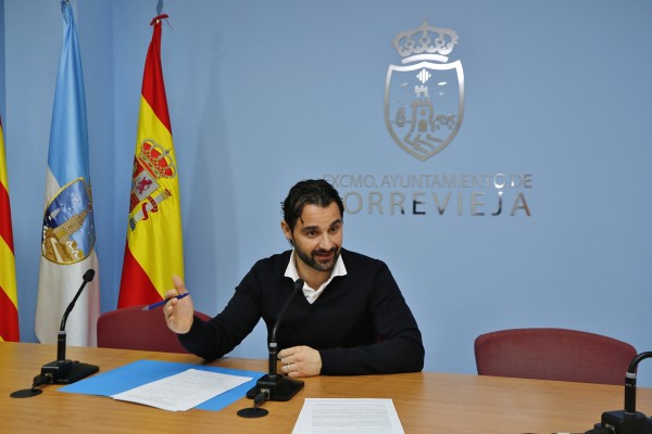 Dolón ve ambiguo a Puig en la reversión del Hospital de Torrevieja pero esperanzado por reconsiderarla