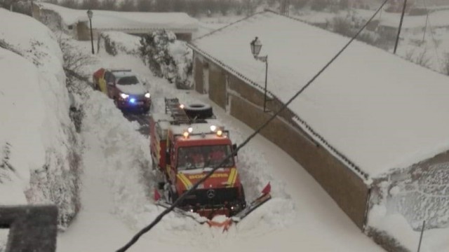 Aumentan a 43 las carreteras cerradas en la Comunitat Valenciana por la nieve