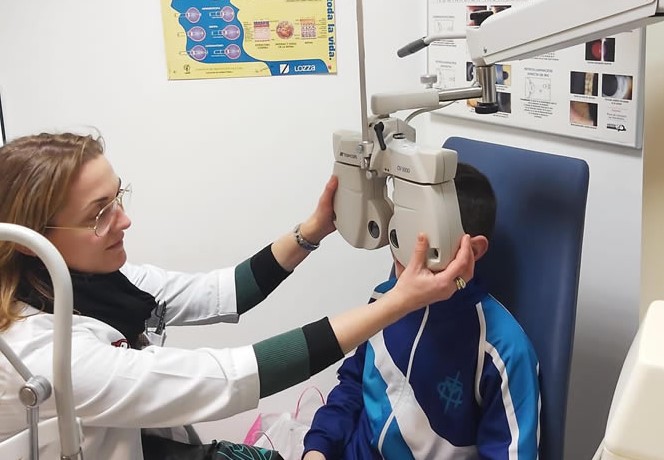 El Hospital Rey Don Jaime realiza una campaña de prevención de la ambliopía entre escolares