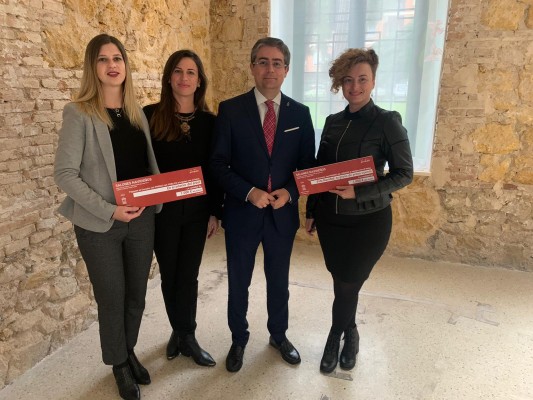 Premios para la creatividad en los 'Salones navideños' del Cuartel de Artillería