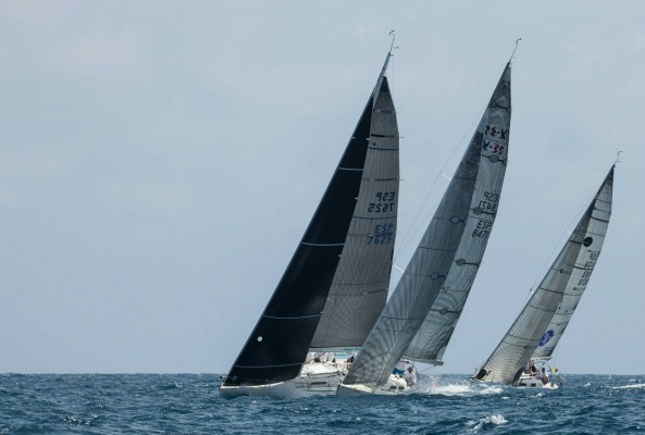Hydra, Tanit y Pulpo Negro lideran la regata Marina Internacional

