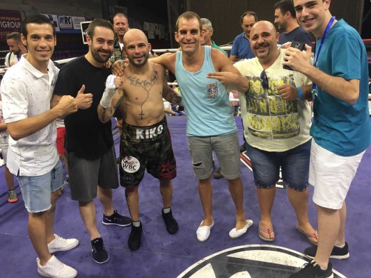 Kiko Martínez vence al venezolano Varela en el cuarto asalto

