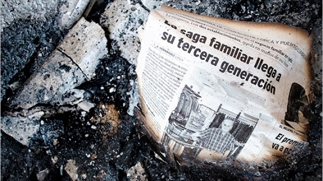 Que queda quan ja no queda quasi res?: Manuel Zamora retrata el paisatge que deixen les flames