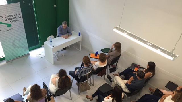 El Col·legi de Treball Social de Castelló aborda cómo neutralizar las toxinas de la comunicación