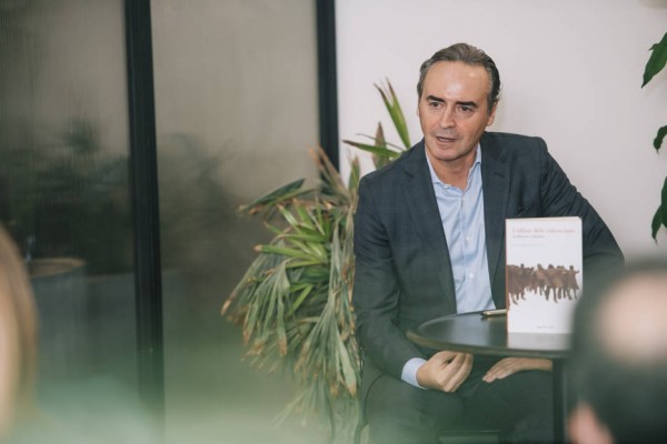 'L’últim dels valencians': l’exorcisme literari d’un conflicte 