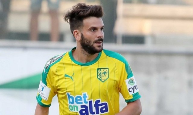 El Hércules hará oficial este lunes la cesión de Raúl Ruiz, aunque el AEK Larnaca la anunció el sábado