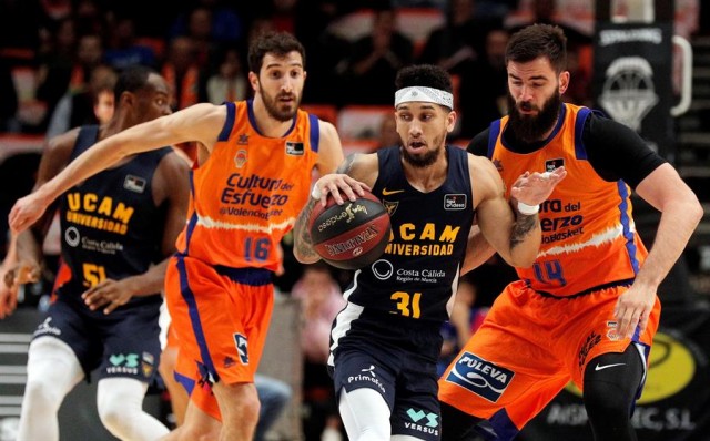 Valencia Basket completa su semana fantástica y arrolla a un gris UCAM Murcia