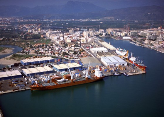 El Puerto de Gandia se cierra al tráfico marítimo por el temporal
