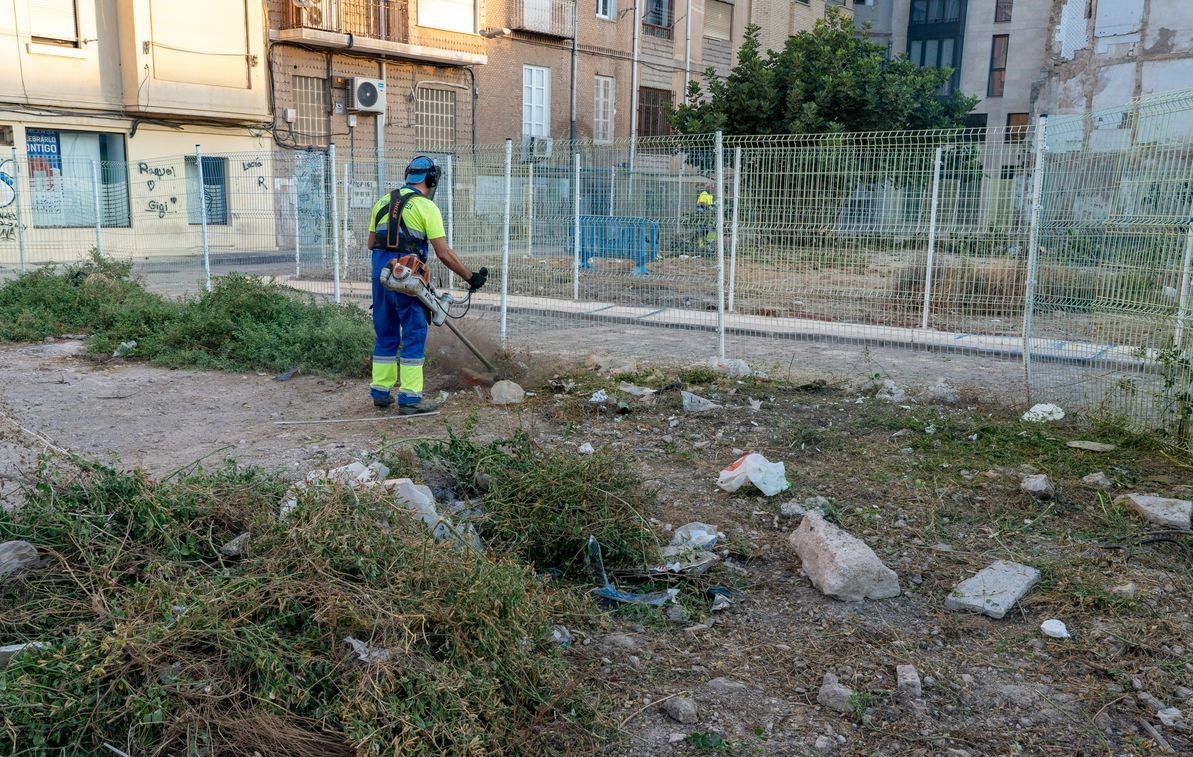El ayuntamiento avisa a los dueños de los solares del casco antiguo de que construyan o vendan a riesgo de ser sancionados