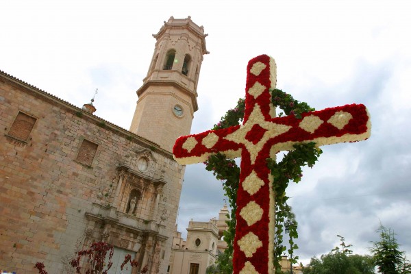 Burriana lucirá en Fitur sus Cruces de Mayo y los festivales Emac, Maig di Gras y el d’Arts de Carrer