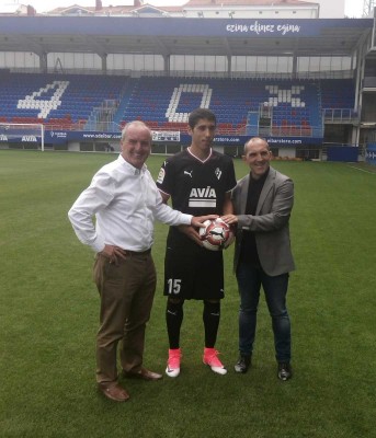 José Angel dice que fue al Eibar y no a la Real porque había dado su palabra