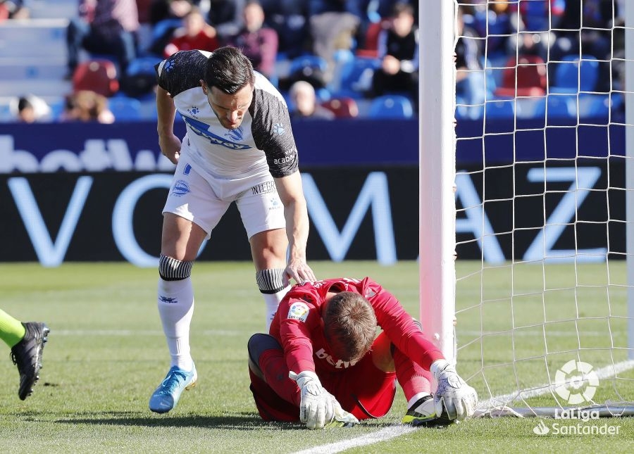 El contragolpe del Alavés deja sin opciones al Levante