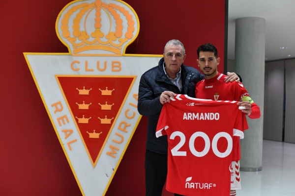 David Sánchez entra en el cuerpo técnico del Murcia y Armando llega a 200 partidos como grana