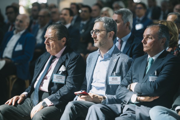 La CEV mantendrá a Boluda en el consejo del Puerto ante el desembarco político del Consell