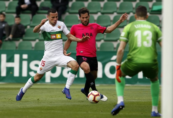 El Alcorcón no conoce la derrota a domicilio, pero no ha ganado nunca en Elche en Liga