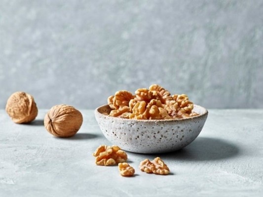 Un estudio confirma que el consumo diario de nueces ayuda a mejorar la salud cardiovascular

