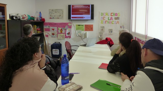 Cruz Roja forma en competencias psicosociales a 334 personas en riesgo de exclusión en Castelló